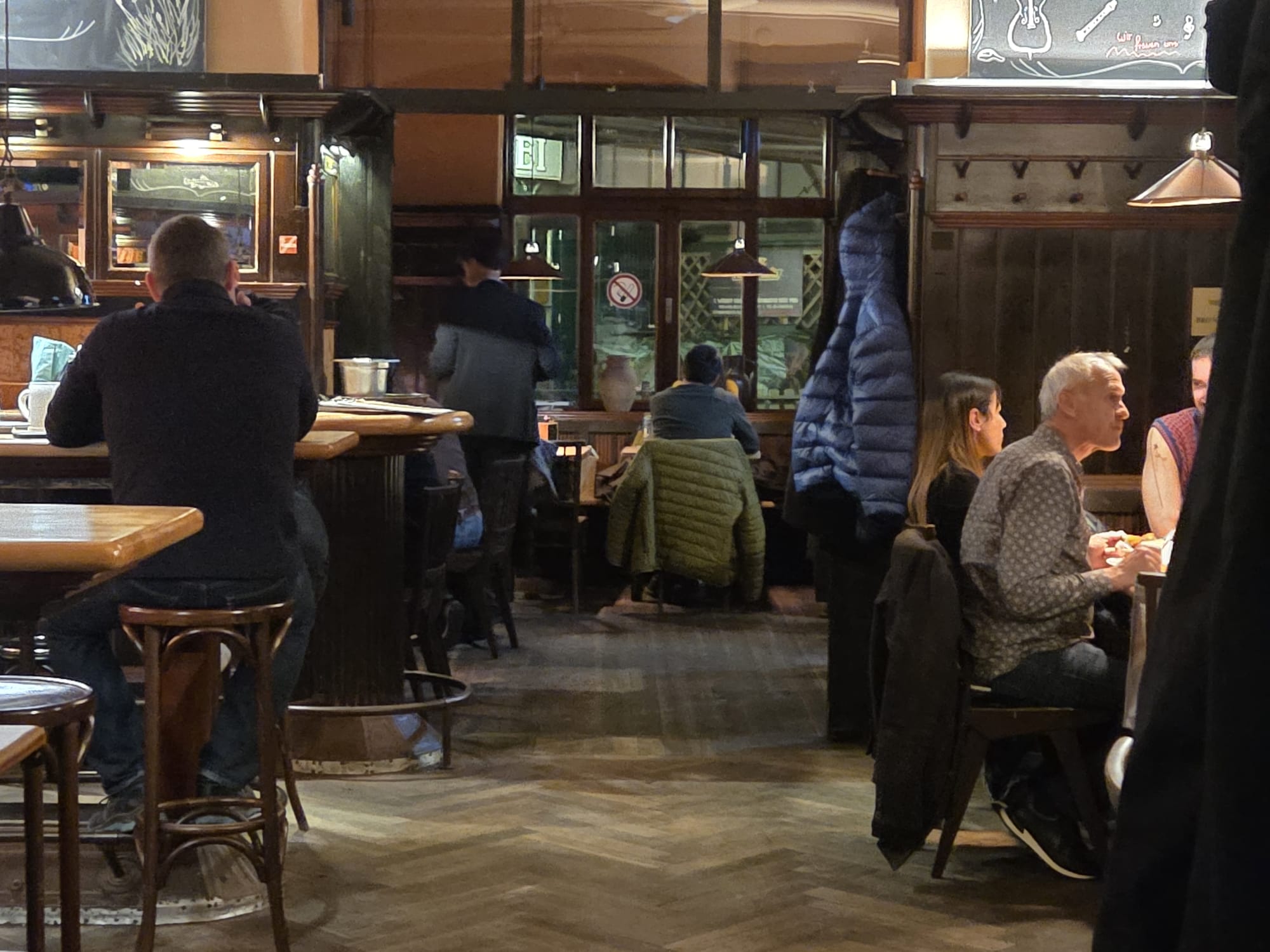 Gemütliche Gaststube im Fischerbräu